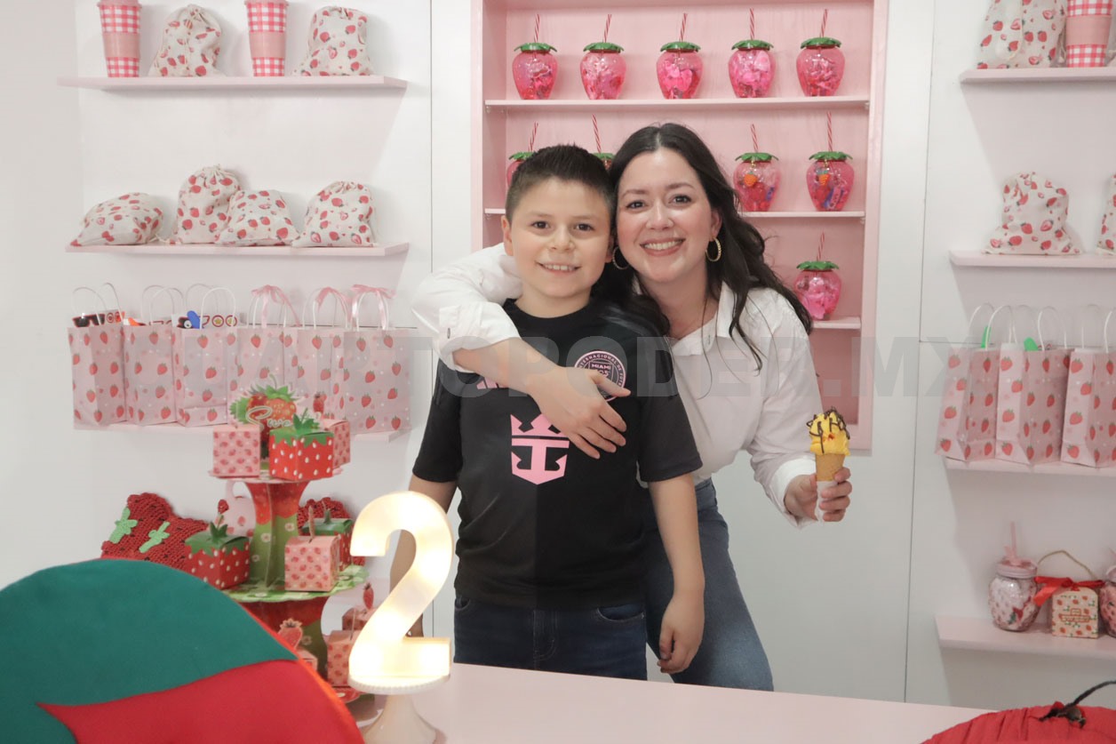 Nicole celebra con una fiesta muy frutal