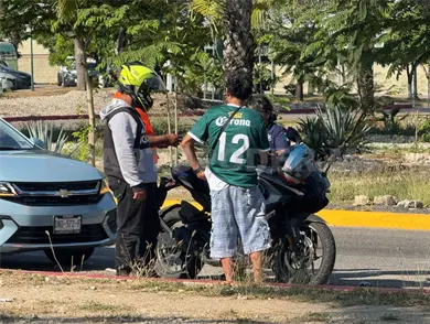 Colisionan cerca de la Central de Abastos