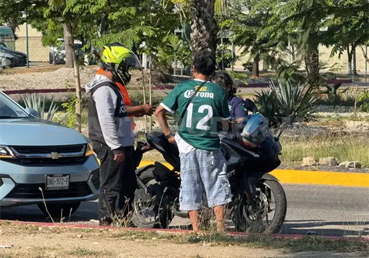 Colisionan cerca de la Central de Abastos Colisionan cerca de la Central de Abastos