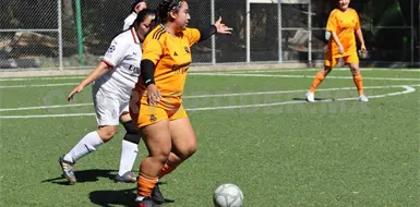 Ateneas impone su ley en la final