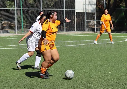 Ateneas impone su ley en la final