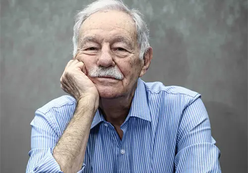 Eduardo Mendoza, artesano de la palabra
