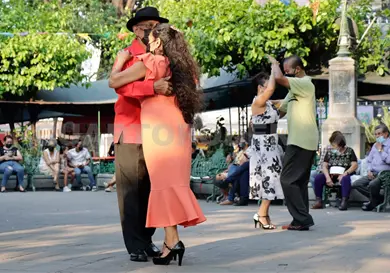 El danzón en Tuxtla: tradición e identidad El danzón en Tuxtla: tradición e identidad