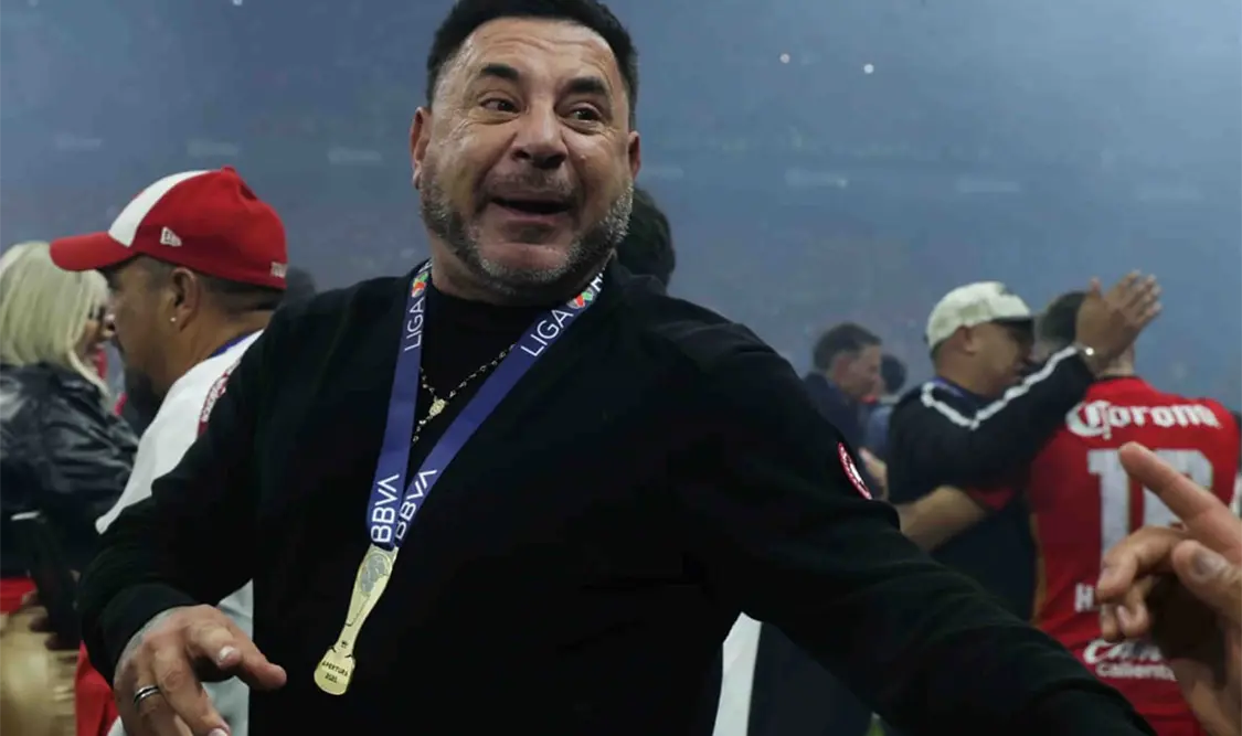 El entrenador de los Diablos Rojos se mostró feliz en los festejos de las últimas horas. Agencias