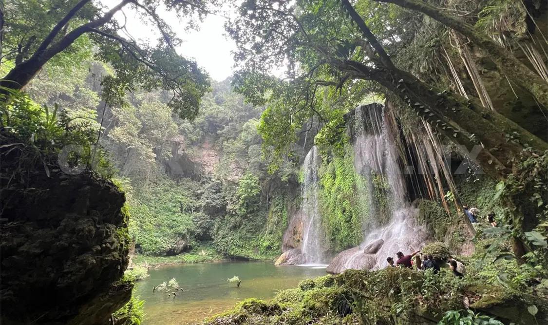 Una de las cascadas dentro del espacio natural invita a conectar con la naturaleza. CP