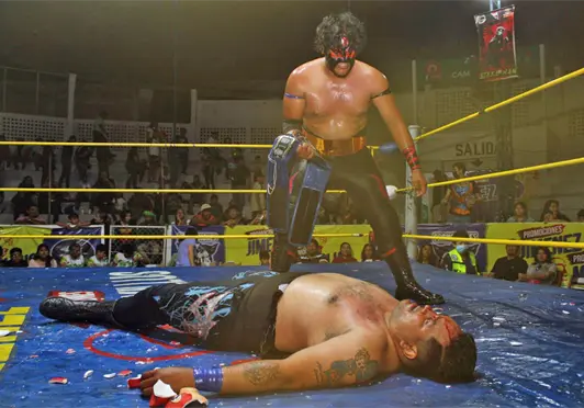 Bulldozer conquista el Campeonato de Peso Completo