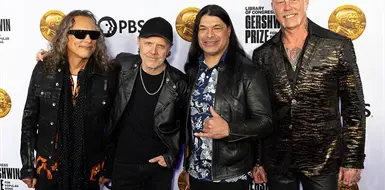 Vocalista divide opiniones Vocalista divide opiniones