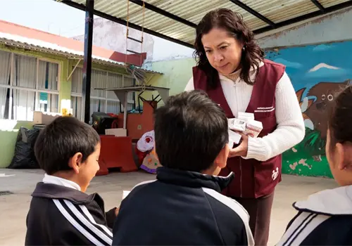 Van por prohibir uso de dispositivos y celulares en escuelas