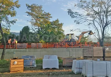 Paran construcci&oacute;n de tren por falta de pago a empleados