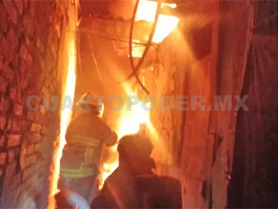 Arde domicilio en la colonia Los Milagros