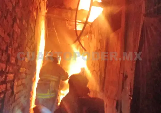 Arde domicilio en la colonia Los Milagros Arde domicilio en la colonia Los Milagros