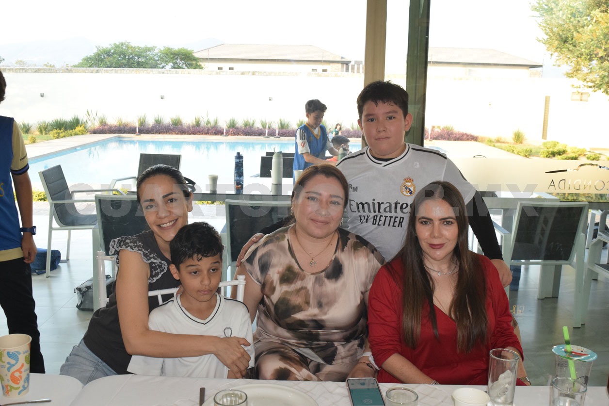 Fiesta futbolera para Rub&eacute;n