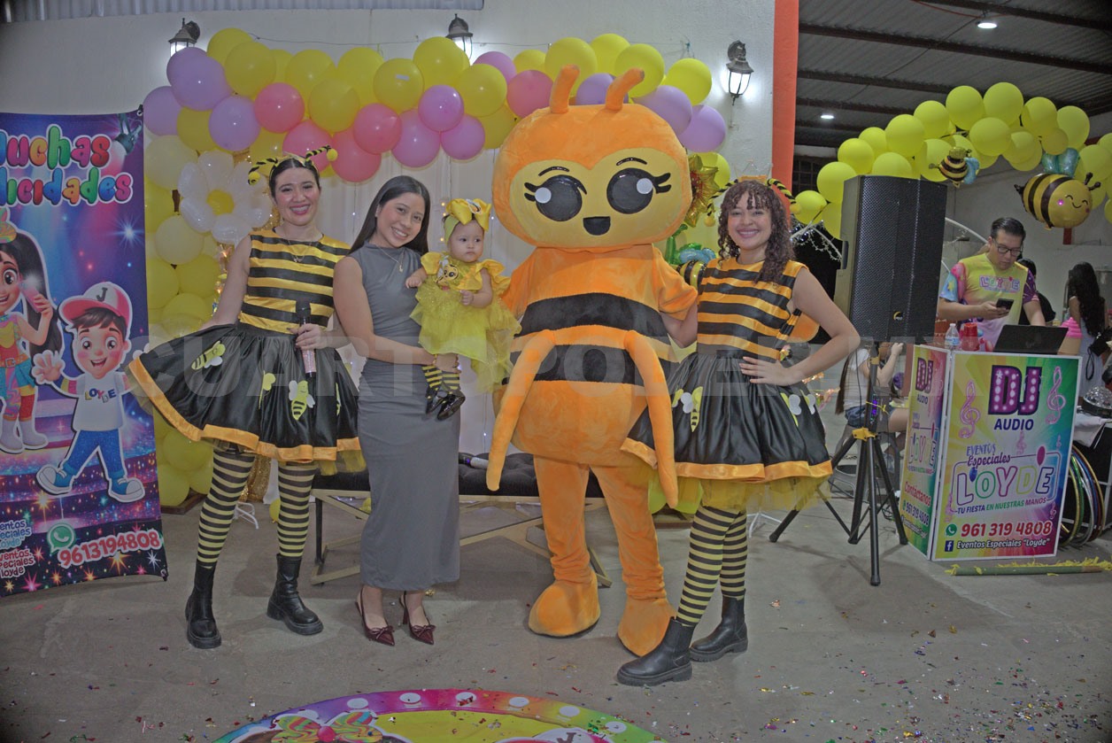 ¡María Paula celebra su primer añito!