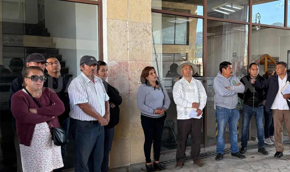 En el evento, los ciudadanos guardaron un minuto de silencio por los integrantes fallecidos de las organizaciones. Jofiel Domínguez / CP