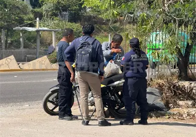 Impactan a un transe&uacute;nte y queda con varios golpes