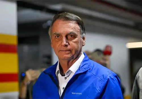 Bolsonaro sale del hospital y vuelve a prisi&oacute;n