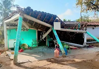 Sismo deja dos muertos, heridos y daños materiales Sismo deja dos muertos, heridos y daños materiales