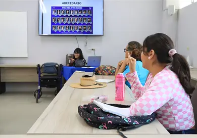 Impulsan lenguaje de señas en TV educativa Impulsan lenguaje de señas en TV educativa