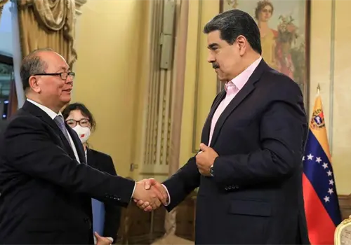 Enviado especial de Xi Jinping visita a Maduro