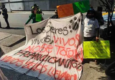 Se pronuncian en contra de la violencia a los animales Se pronuncian en contra de la violencia a los animales