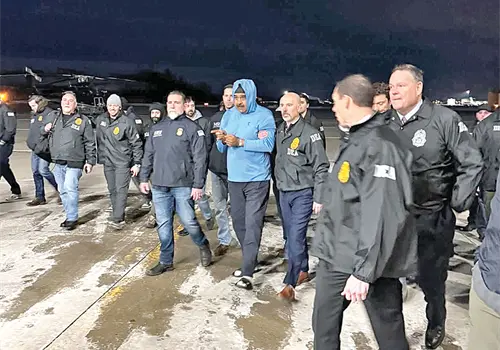 EE. UU. ataca Venezuela y captura a Maduro EE. UU. ataca Venezuela y captura a Maduro