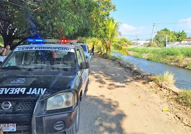 Localizan cad&aacute;ver dentro de un canal de riego