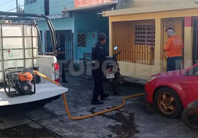 Abuelita resulta lesionada tras incendio en vivienda