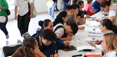 Beca se amplía a 6 grados de primaria con apoyo extra Beca se amplía a 6 grados de primaria con apoyo extra