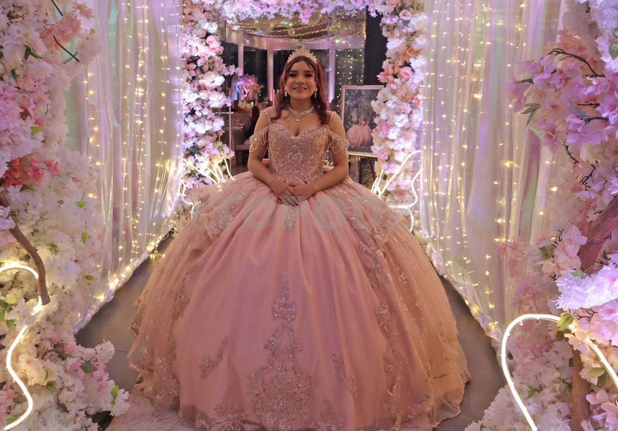 Helena baila su vals de ensueño