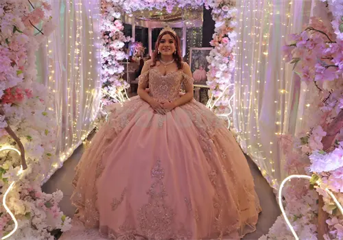 Helena baila su vals de ensue&ntilde;o