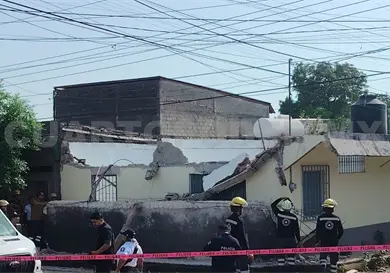 Muere alba&ntilde;il luego de desplomarse una pared