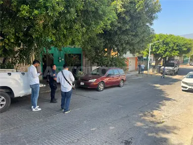 Armados se llevan dinero y alhajas de domicilio Armados se llevan dinero y alhajas de domicilio