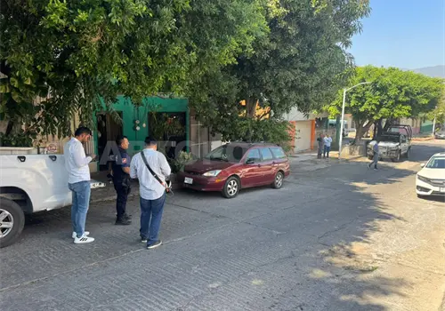 Armados se llevan dinero y alhajas de domicilio