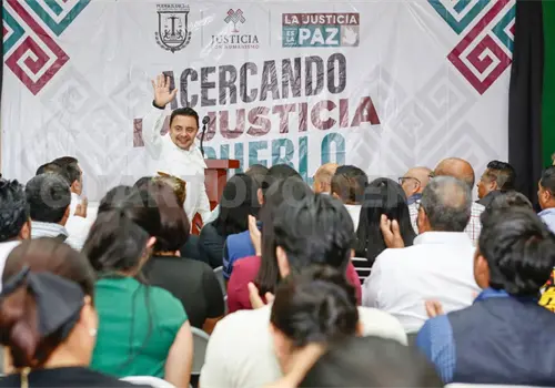 Moreno Guill&eacute;n acerca justicia a Tapachula