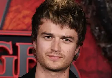 Joe Keery desplaza a Taylor Swift