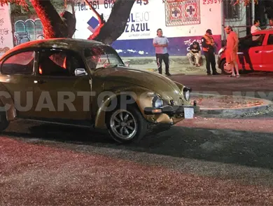 Colisionan autos en cruce de la colonia Bienestar Social Colisionan autos en cruce de la colonia Bienestar Social