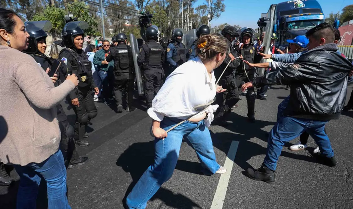 Activistas, médicos y trabajadores del Refugio Franciscano se enfrentaron con elementos de la SSC. Cortesía