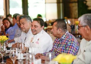 Magistrado con integrantes del Colegio de Notarios Magistrado con integrantes del Colegio de Notarios