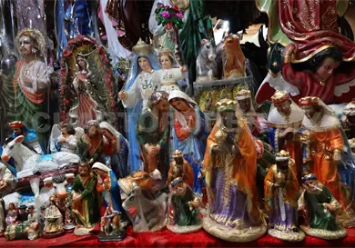 Detectan piratería en imágenes religiosas Detectan piratería en imágenes religiosas