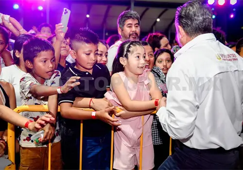 Celebra Yamil Melgar junto a la ni&ntilde;ez tapachulteca