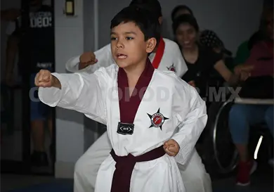 Atletas inician el a&ntilde;o con nueva cinta