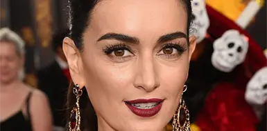 Ana de la Reguera toma valor Ana de la Reguera toma valor