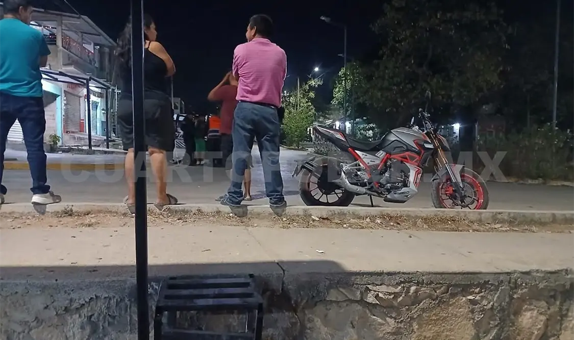 No vio a la mujer que cruzaba y la acaba arrollando. Ulises Villalobos / CP