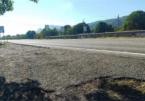 Piden colocar muros de contención en carreteras Piden colocar muros de contención en carreteras