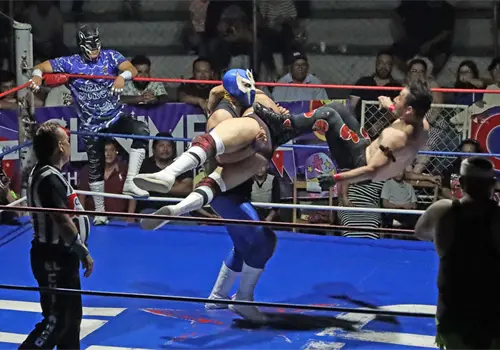 Cabellera vs cabellera enciende la capital