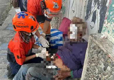 Sujeto es agredido sin razón aparente Sujeto es agredido sin razón aparente