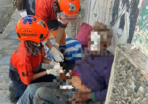 Sujeto es agredido sin razón aparente Sujeto es agredido sin razón aparente