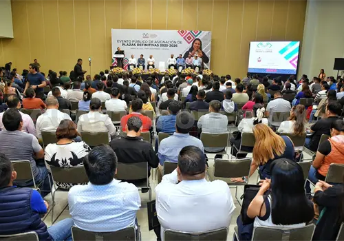Realizan promoci&oacute;n vertical; entregan 94 plazas docentes