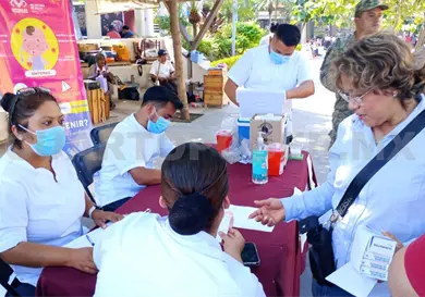 Zona militar se suma a vacunación Zona militar se suma a vacunación