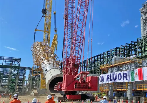 Refiner&iacute;a recibe piezas para reactivar planta